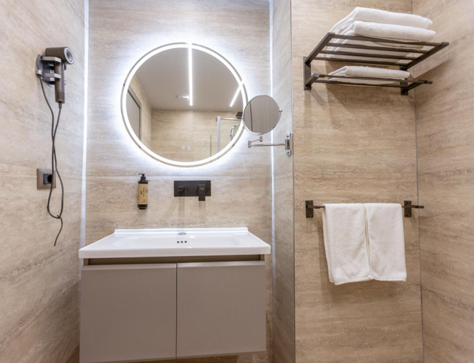 Bathroom 5, Grand Europa, Shkodrës