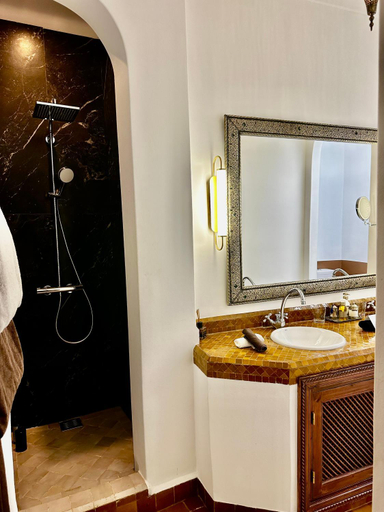 Bathroom 2, La Claire Fontaine, Marrakech