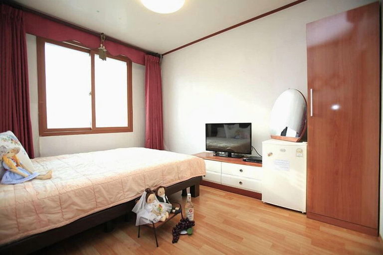 Bedroom 4, Donghae(mangsang) East House, Donghae