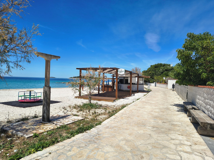 Exterior & Views, Apartments Nives, Rogoznica