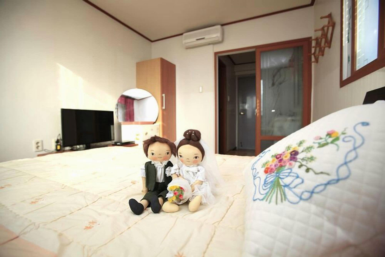 Bedroom 3, Donghae(mangsang) East House, Donghae
