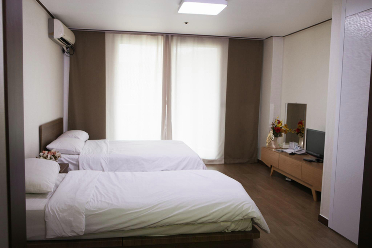 Bedroom 3, Il Sung Seorak Resort, Goseong
