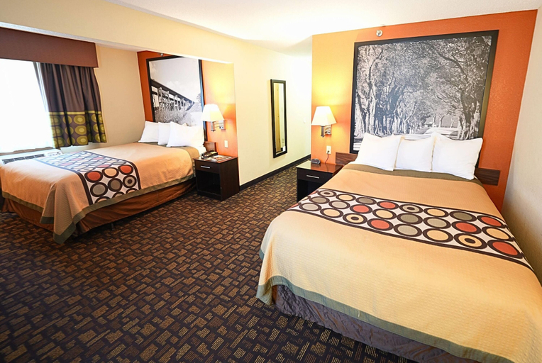 Bedroom 2, Super 8 by Wyndham Clive IA, Polk