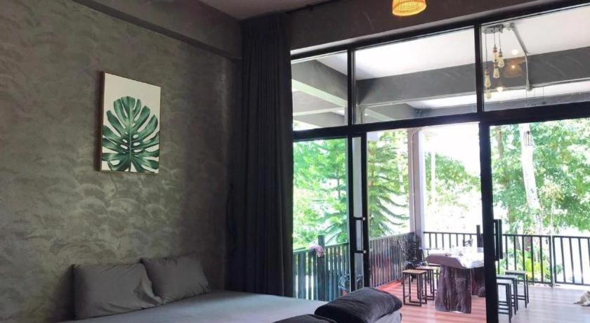 Others 5, 66 Baan Nai Suan, Than To