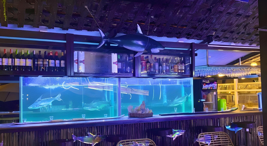 Food & Drinks 4, Playa La Caleta, Morong