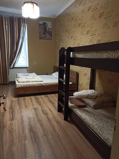 Bedroom 3, Hostel Q ,15 хв до жд вокзалу, L'vivs'ka