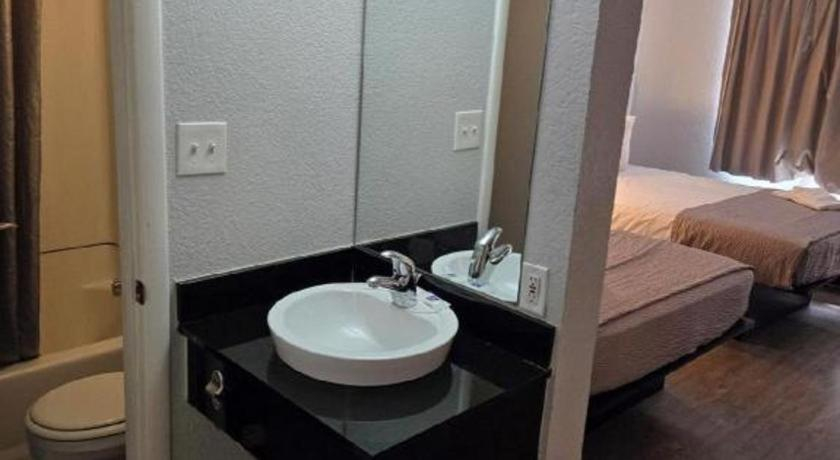 Bathroom 3, Motel 6 Billings, MT - North, Yellowstone