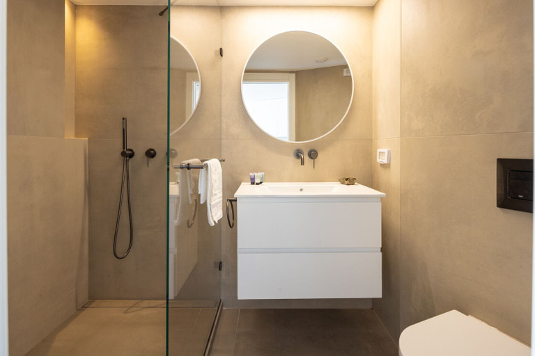 Bathroom 3, Sea View Luxury W Balcony- Hayarkon 78