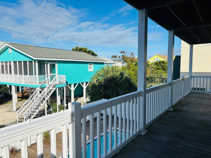 Property grounds 2, Beach Ya There 5 Bedroom Home by RedAwning, Brunswick