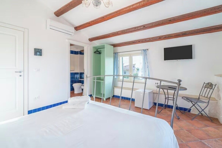Bedroom 2, Al Palmento Country Hotel, Syracuse