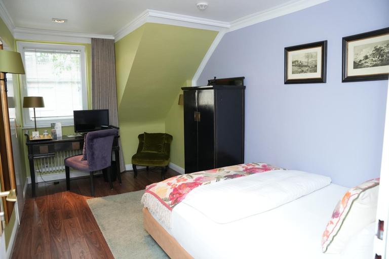 Bedroom 2, Hotel Sir and Lady Astor, Düsseldorf