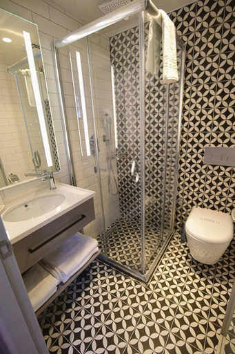 Bathroom 3, The Row Taksim Hotel, Beyoğlu