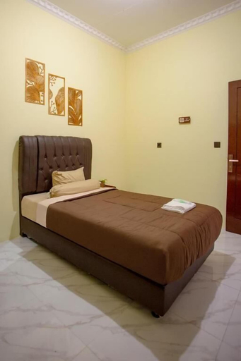 Room 3, By The Padi - Homestay, Padang