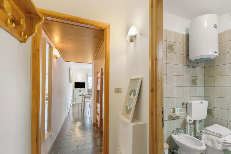 Bathroom 5, Appartamento Rio Secco With Balcony + Ski Storage, Hautes-Alpes
