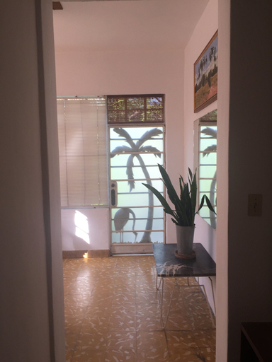 Interior, Carlos & Manolo, Centro Habana