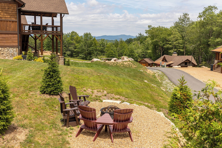 Interior 2, An Escape to Remember at Eagles Nest, Avery
