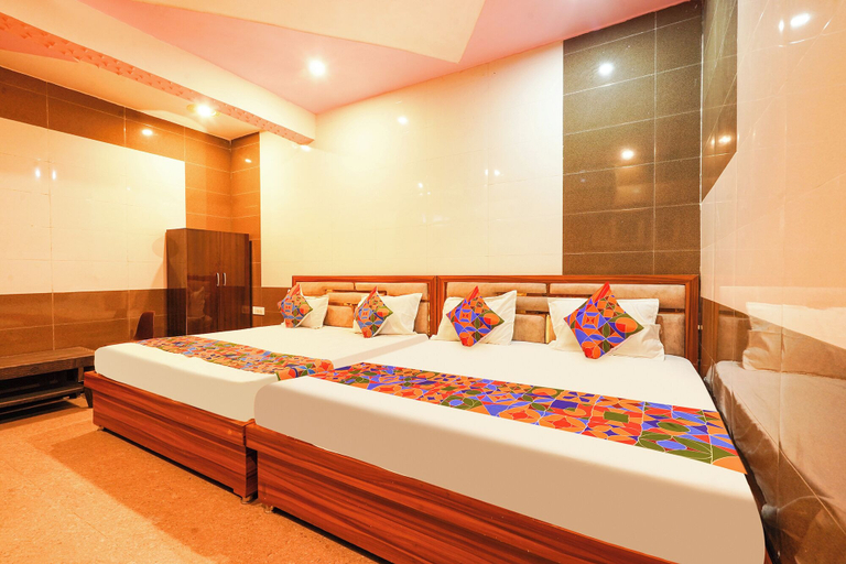 Room 4, FabHotel Shri Bhagat Ji Sewa Dham - 250m from prem mandir, Mathura