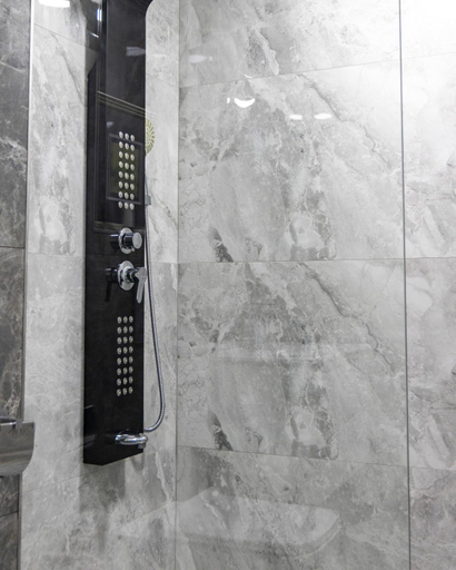 Bathroom 4, Plaza Athenee Hotel Kuwait