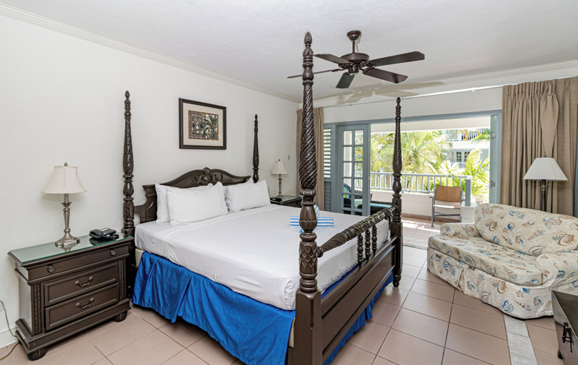 Bedroom 4, Savannah Beach Club Hotel