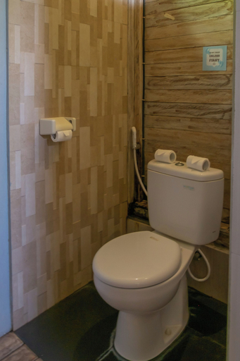 Bathroom 3, The Nicho’s Bungalows and Villas, Klungkung
