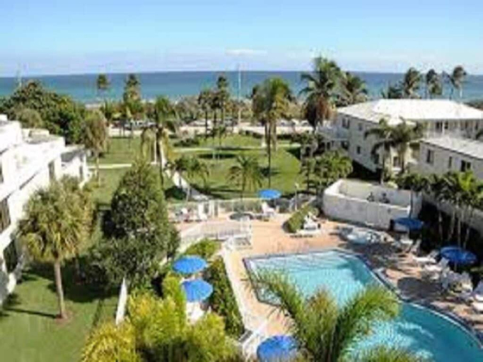 Others 3, Berkshire By the Sea, Palm Beach