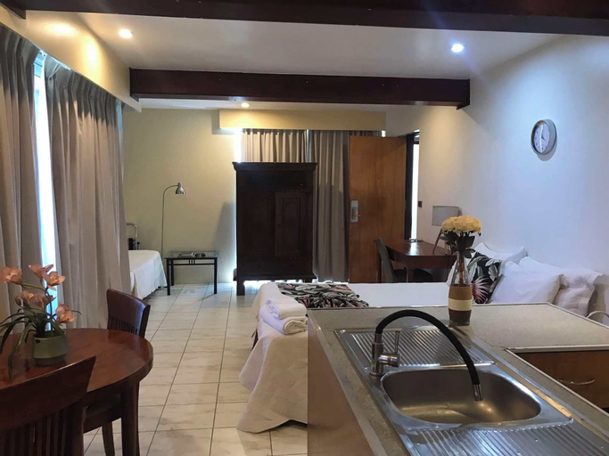 Bedroom 4, De Vos on the Park, Rewa