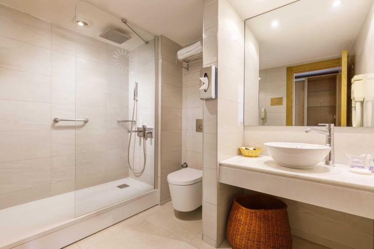 Bathroom 5, Grand Hotel Ontur, North Aegean