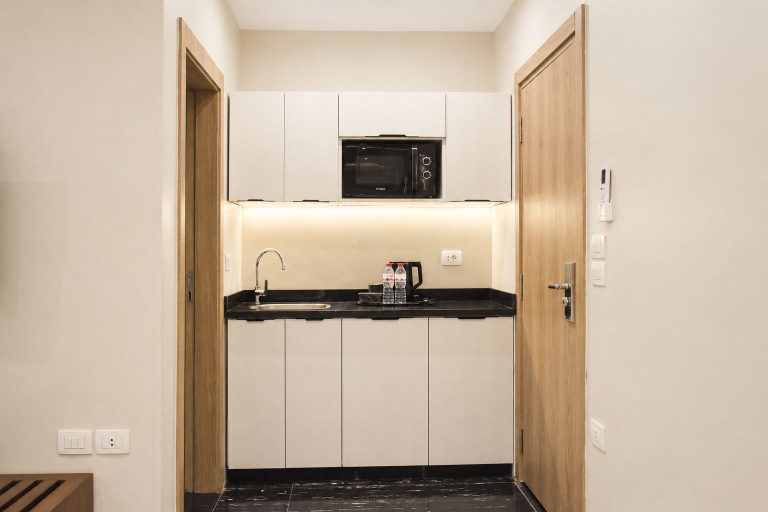 Private kitchen 5, Stay inn 51, Sheikh Zayed