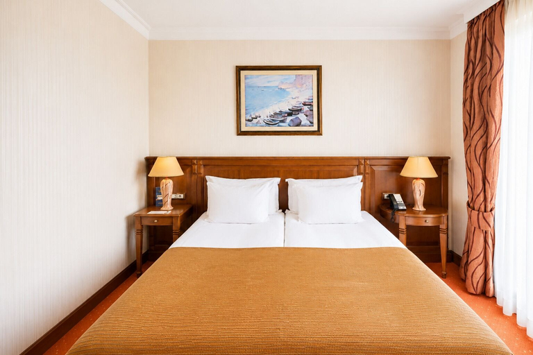 Bedroom 3, Crystal Palace Boutique Hotel, Stolichna