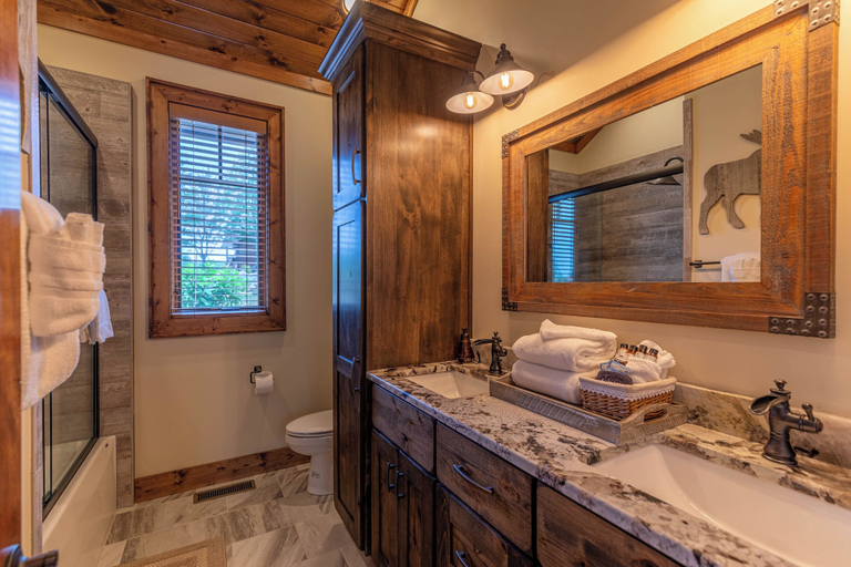 Interior 3, An Escape to Remember at Eagles Nest, Avery