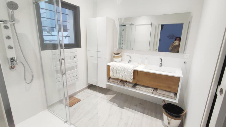 Bathroom, LA MAISON DE MARIE A 8 mn des plages, Pyrénées-Orientales