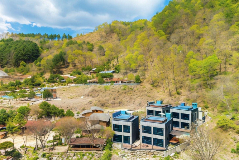 Exterior & Views 2, Gapyeong Poin Poolvilla Pension, Gapyeong