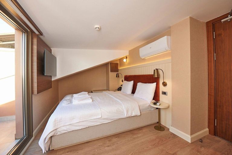 Bedroom 3, Saratoga Hotel, Fatih
