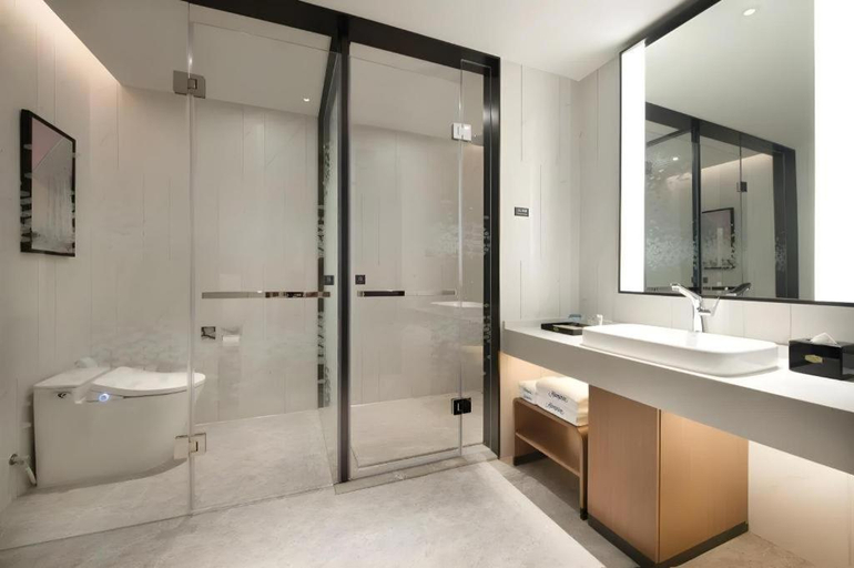 Bathroom 4, Hampton by Hilton Dongguan Dalang, Dongguan