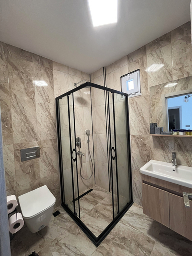 Bathroom 5, Parli Hotel, Gökçeada