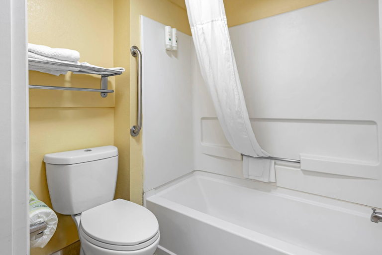 Bathroom 4, Quality Inn Fuquay Varina East, Wake