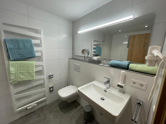 Bathroom 2, Gastehaus Klingler, Ludwigsburg