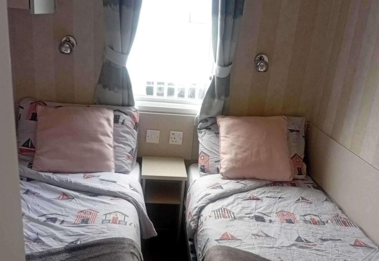 Room 3, Tranquil Caravan Retreat in Ayrshire, South Ayrshire