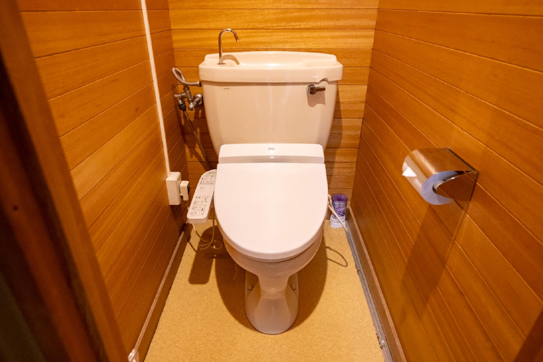 Bathroom 2, Yamagishien, Itō