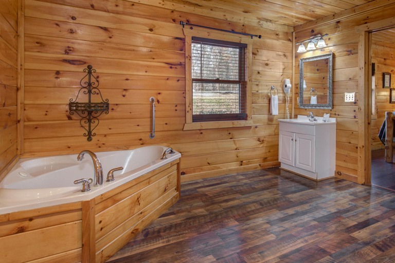 Bathroom 3, Country Cabin in the City, Sevier
