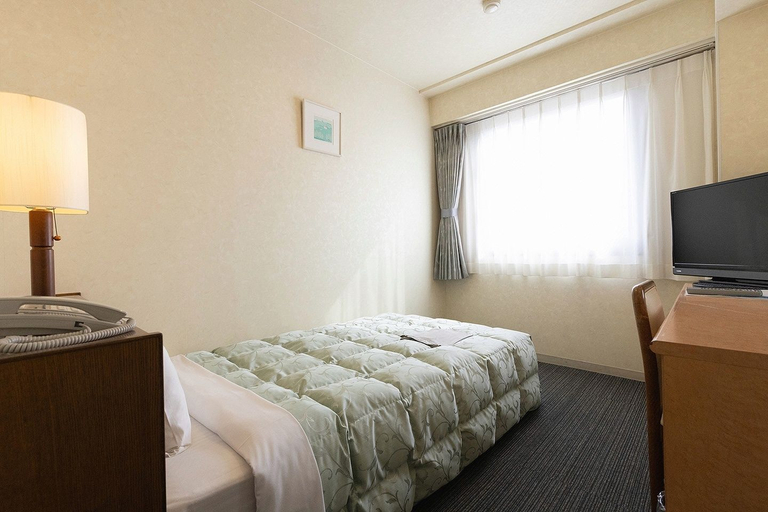 Bedroom 4, Business Hotel Cosmos Tokushima, Tokushima