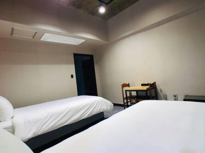 Bedroom 4, Jeju Renaissance Hotel, Jeju