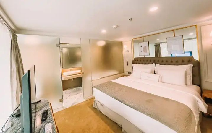 bedroom 14