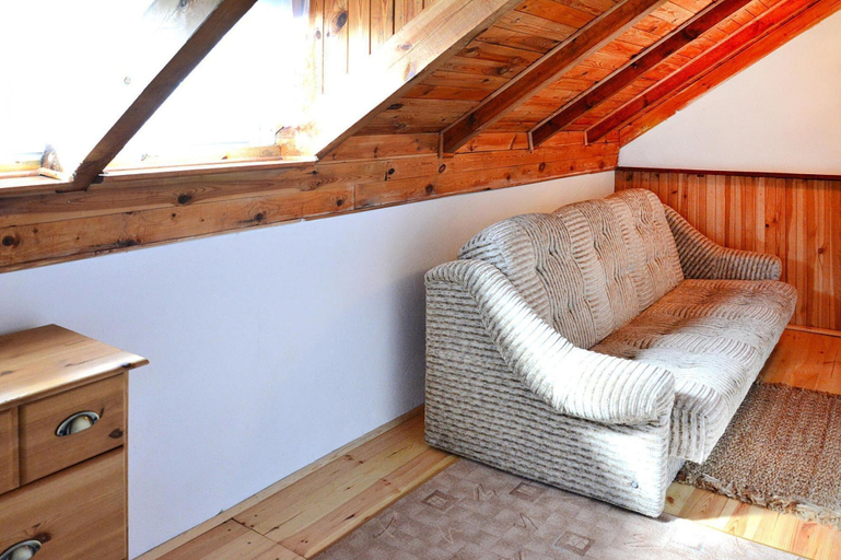 Room 2, Lakeside Holiday Home, Private Garden, Szczecinek