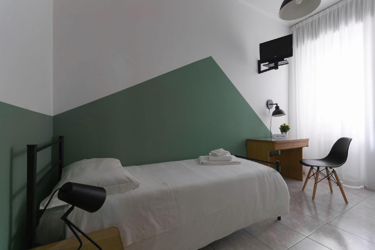 Bedroom 3, UniHo Hostel, Pavia