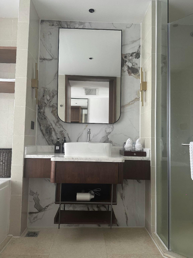Bathroom 5, Badminton Hotel, Hainan