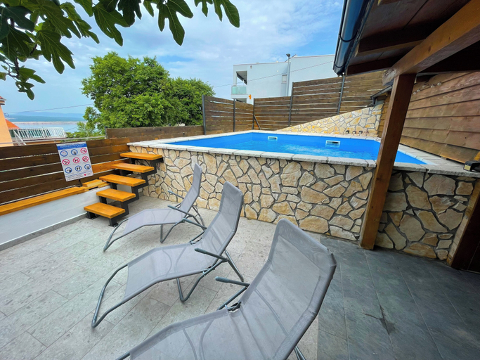 Pool 2, Apartmen Jasminka 1, Crikvenica