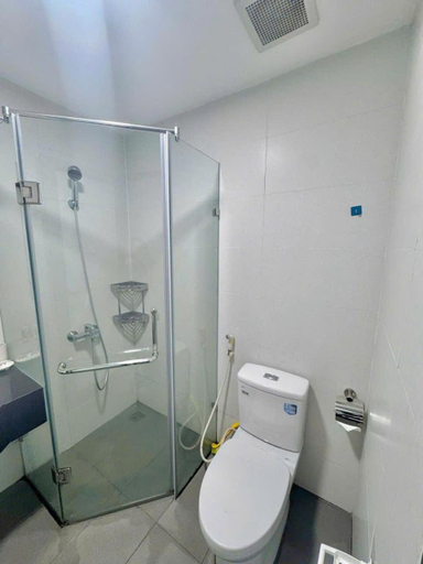 Bathroom 2, Asahi Luxstay - D'Capitale Tran Duy Hung Studio, Cầu Giấy