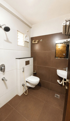 Bathroom 3, Kubo By Convivial Hotels, Indore