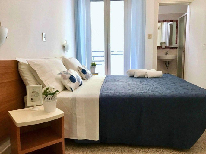 Others 2, Hotel Kelly, Rimini